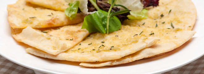 DÜNNELE (FLAMMKUCHEN)